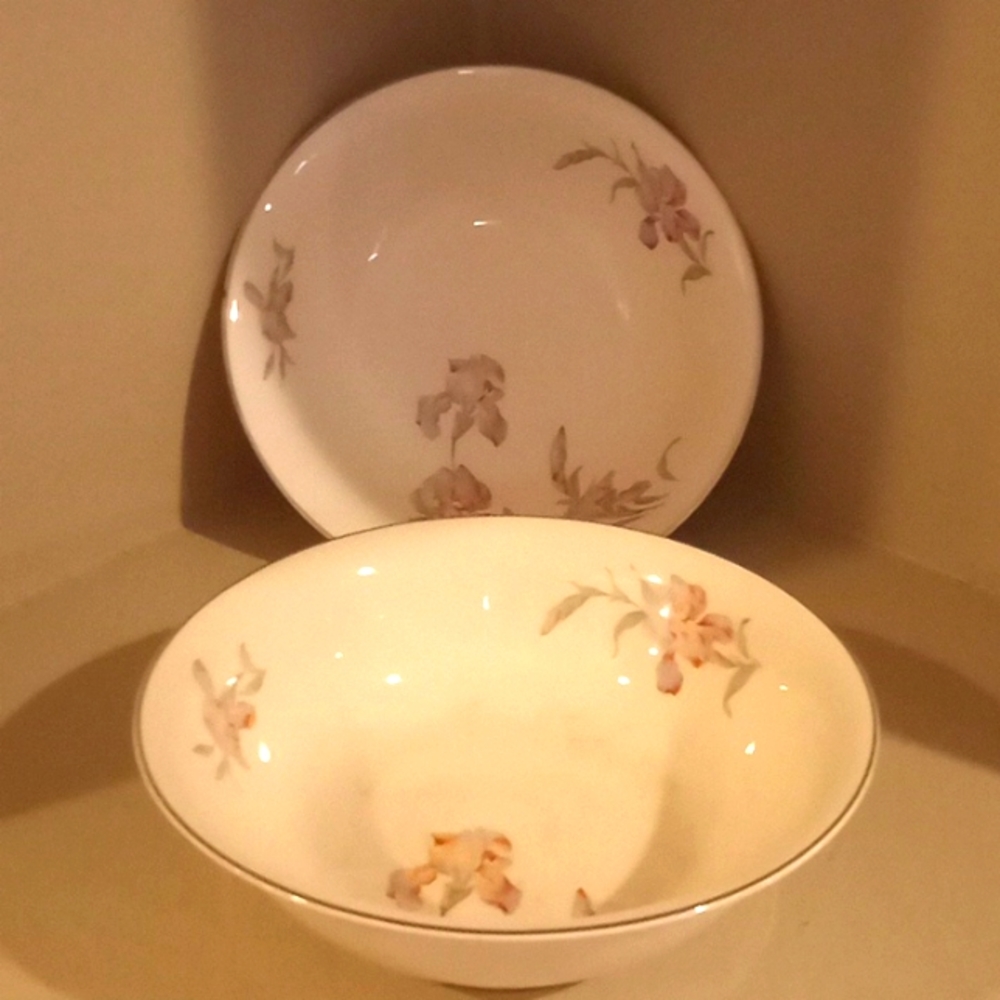 Vintage Universal Cambridge Iris Camwood Ivory- Bundle of 2 Vegetable Bowls